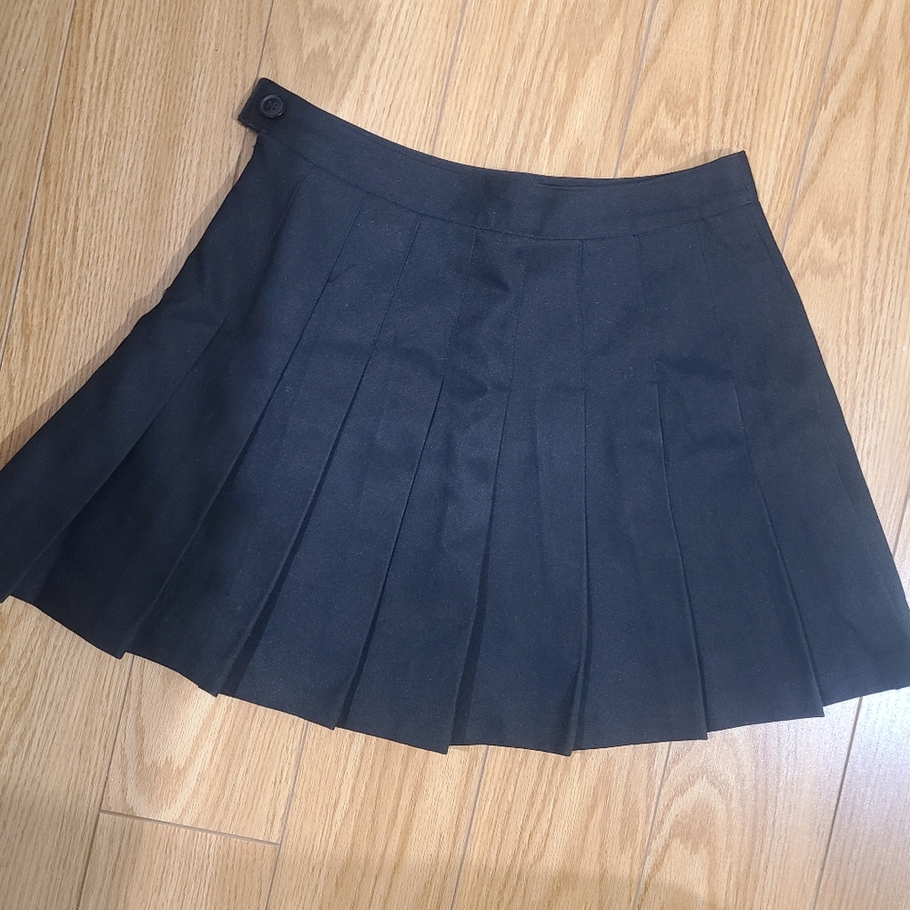 Perfect Black Pleated Skirt